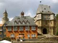 Torbau von 1497, der in die Vorburg der Burg Idstein fhrte, Foto aus: Biller, Thomas, Burgen im Taunus und Rheingau. Ein Fhrer zu Geschichte und Architektur, Regensburg 2008