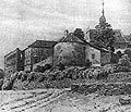 CHVATĚRUBY. Hrad a zmek v pohledu od JV na kresbě J. Bubenčka. Podle Sedlček 1927.  CHVATĚRUBY. Die Burg und Schloss von SO auf der Zeichnung J. Bubenček. Nach Sedlček 1927