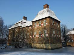 Schloss Oberwerries - Herrenhaus, Sdseite mit Graben, Foto: G. Kieling 2011