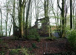 Stadtlohn, Haus Lon mit knstlicher Ruine von N. Foto: Eismann 2011