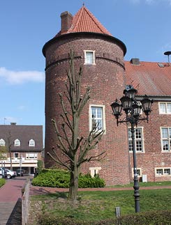 Velen, Burg Ramsdorf, Turm von SW. Foto: Eismann 2011