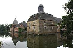 Ascheberg-Schloss Westerwinkel Vorburg von NW. Foto: Eismann 2010