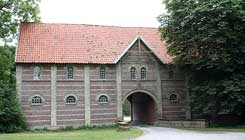  Hof Schulze-Gaupel, Torhaus von NO. Foto: Eismann 2010