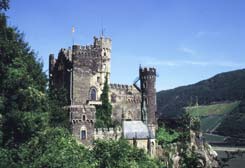 Hauptburg mit Clemenskapelle, Foto: J. Friedhoff (2002)