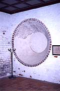 Circular double splayed window on the first floor of the royal residence (north wing), photo: Heidi Maria Mller Nielsen (2005)