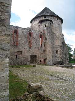 Ansicht im Hof der Kernburg, Foto: Ieva Ose (2012)