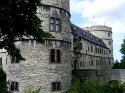 Zugang zur Hauptburg. Foto: G. Rustemeyer 2012