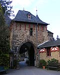 Satzvey Torhaus vom Hof aus gesehen J. Friedhoff 2010