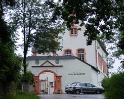 Zugang zur Burg. Foto: J. Friedhoff 2012.