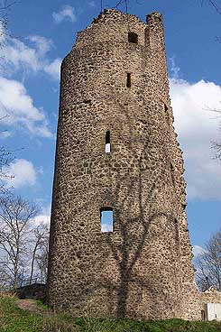 Blick auf den Rest des sogenannten Rollinger Turms aus sdwestlicher Richtung, Foto: Stadt Wadern