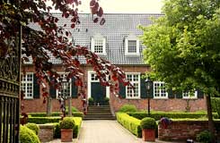  Das Haupthaus von Gut Brandlecht von Osten. Foto Eismann 2015