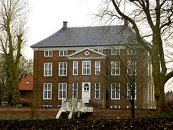  Das Haupthaus des Guts Loxten von Norden. Foto Eismann 2015