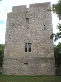 Hainburg: Ansicht des Wohnturms. Foto: Patrick Schicht (2002)