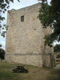 Hainburg: Ansicht des Wohnturms. Foto: Patrick Schicht (2002)