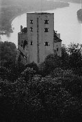 Greifenstein: Feldseitige Ansicht der Burg. Foto: Gerhard Reichhalter (um 1980)