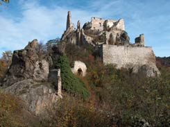 Drnstein: Ansicht der Burg von Sdwesten. Foto: Patrick Schicht (2004)