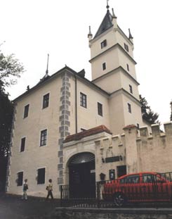 Rotenhof: Auenansicht des Ansitzes. Foto: Gerhard Reichhalter (2000)