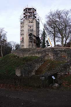 Bergfried mit Oberburgmauer, Foto Pischke (2016)