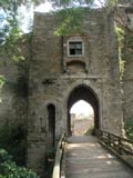 Schaunberg: Torbau der Kernburg. Foto: Patrick Schicht (2002)