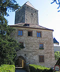 Vichtenstein: Ansicht von Bergfried und Torhaus. Foto: Gerhard Wagner (2006)