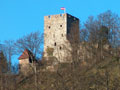 Haichenbach: Blick vom Donautal auf die Burg. Foto: Patrick Schicht (2005)