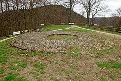 Fundament des Bergfrieds in der Ostburg (Foto Eismann 2017)