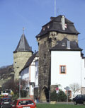 Burg und Rheintor, Foto: J. Friedhoff (2001)