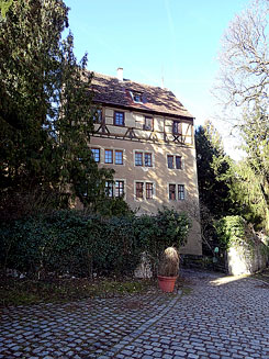 Blick von der Vorburg auf den Torbau, Foto: Christoph Engels (2019)