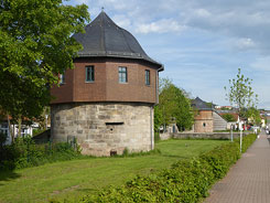 S�d- (hinten) und Westturm (vorne) von Nordwesten aus gesehen; Foto: Thorsten Sonnemann (2019)