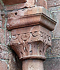 S�ule mit Kapitell  aus der Bauzeit, Foto Dr. Christian Ottersbach 2008