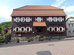 Gasthof Stern mit Gew�lbekellern und Kapellenrest; Foto: Thorsten Sonnemann (2019)