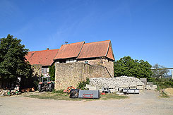 Burg auf dem Areal eines Hofguts. Foto: J. Friedoff 2016