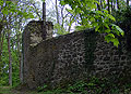 Wohnbau und Ringmauer, Feldseite. J. Friedhoff 2018