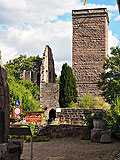 Zavelstein, Bergfried und Tor von Nordwesten, Foto: Christoph Engels (2020)