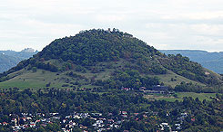 Die Achalm oberhalb Reutlingens; Foto: Thorsten Sonnemann (2019)