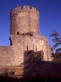 Hauptburg mit Bergfried, Foto: J. Friedhoff (2005)