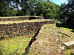 Wohnturm und dreieckiger Turmanbau, Foto: G. Wagner 2023