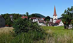Ort �berkingen mit m�glichem Burgplatz, Foto Jonas Froehlich (2020)
