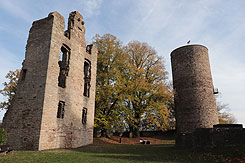 Paderborner Haus und Bergfried (Foto Eismann 2018)