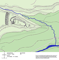 Berg-Hahnenberg,  Zangeburg; Planskizze nach Geo-Portal Baden-W�rttemberg (Datenquelle: LGL, www.lgl-bw.de) und Boris Blum, in: Hans Ulrich Rudolf (Hrsg.), St�tten der Herrschaft und Macht, Burgen und Schl�sser im Landkreis Ravensburg (Oberschwaben, Ansichten und Aussichten 9), Ostfildern 2013, S. 164; Entwurf: Christoph Engels (2025).