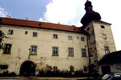 Dobersberg: Ansicht der Torfront. Foto: Gerhard Reichhalter (1999).