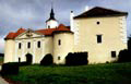 Fronsburg: Torfront des Schlosses. Foto: Gerhard Reichhalter (1999).