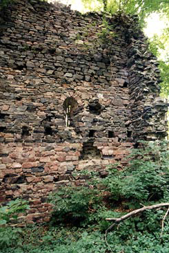 Rundersburg: Innenansicht der Sdmauer der Nordkapelle. Foto: Gerhard Reichhalter (2000).