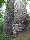 Der Bergfried von Sdwesten. Foto: Olaf Wagener (2006)