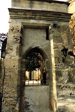 Die Fugngerpforte der Burg. Foto: Gerhard Reichhalter (1999)