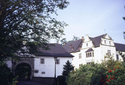 Gesamtansicht mit Vorburg, Foto: J. Friedhoff (1994)