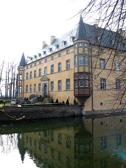 Herrenhaus mit Br�cke, Foto: G. Wagner (2010)