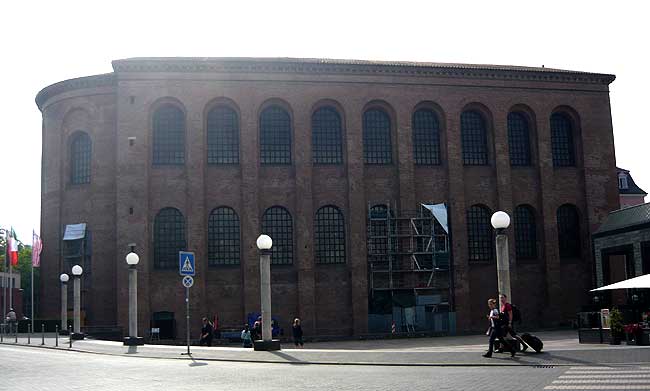 Palastaula, Gesamtansicht Palastaula von Westen, Foto Stefan Weispfennig 2014