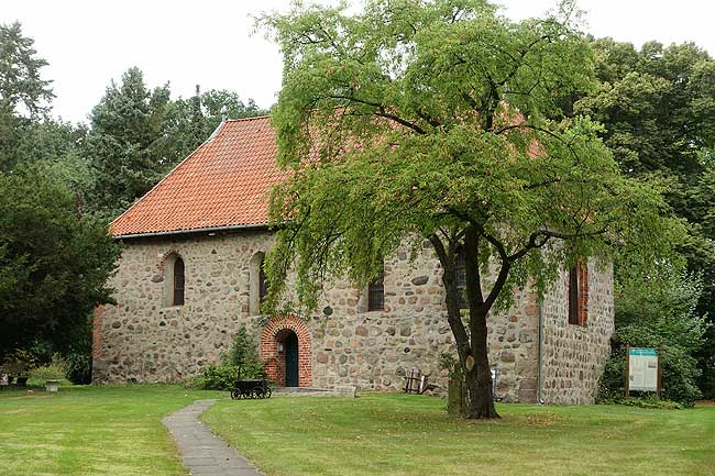 Die ehemalige Burgkapelle St. Laurentius von Süden (Foto Eismann 2016)