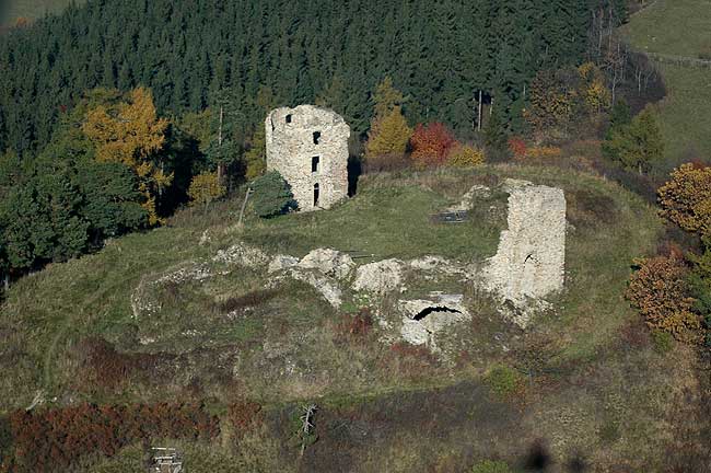 Leteck pohled od jihu  - Luftaufnahme von Süden. Foto K. Kuča. 